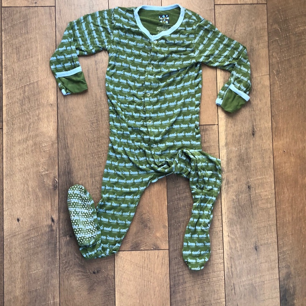 3T Kickee footie, marching 🐜🐜🐜